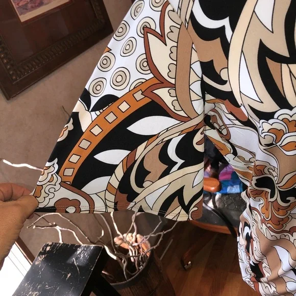 SUSAN GRAVER SIZE SMALL BROWN AND TAN MULTICOLORED SHORT SLEEVE BLOUSE 🔔 SLEEVE - Picture 2 of 4